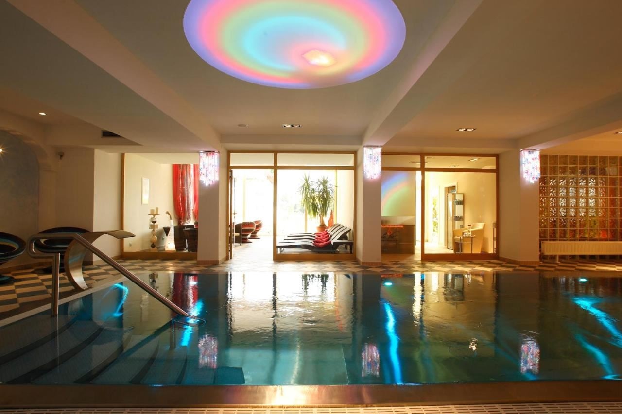 pools-indoor-pool