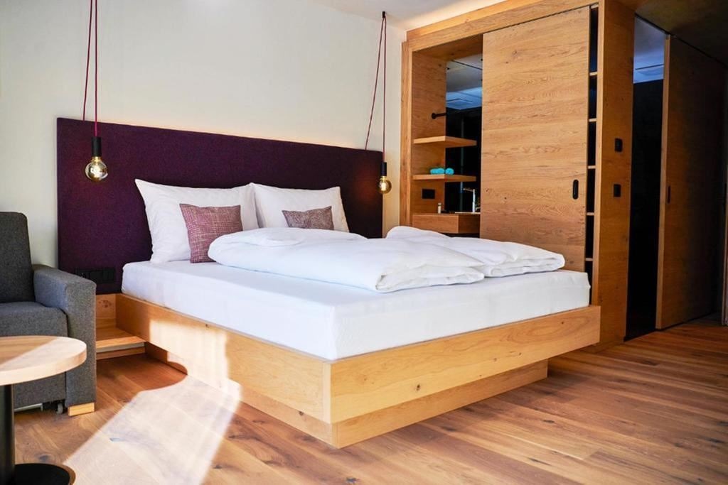 rooms-double-room-with-balcony-or-terrace