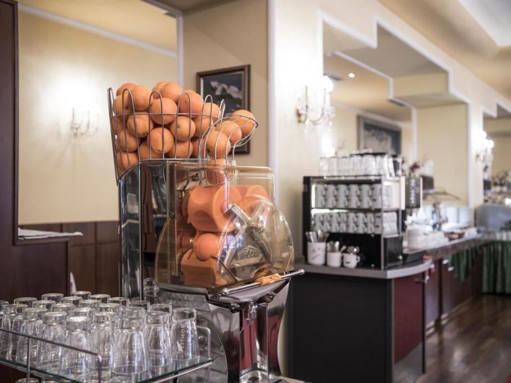 restaurants-restaurant