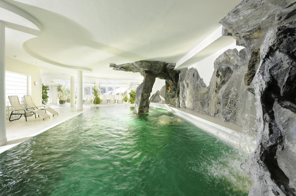 pools-indoor-pool