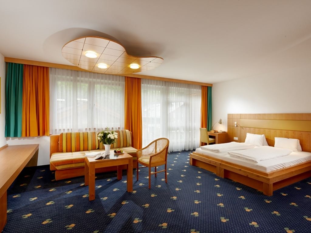 rooms-junior-suite-with-balcony-or-terrace