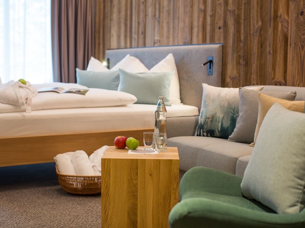 rooms-family-junior-suite-with-balcony-or-terrace