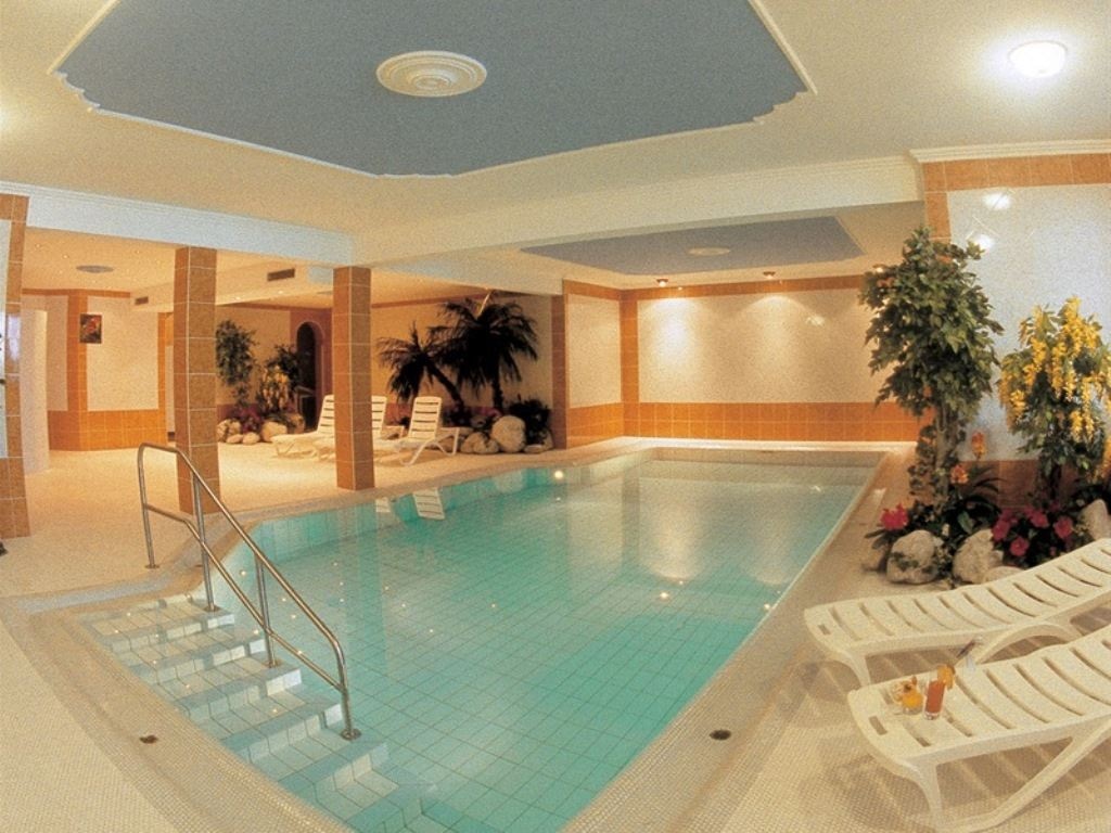 pools-indoor-pool