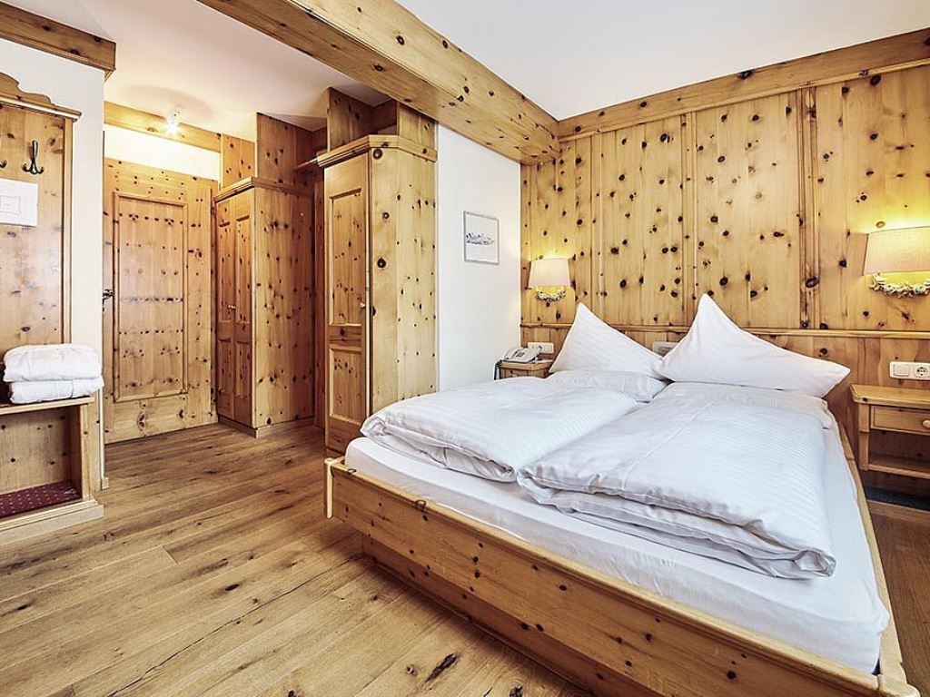 rooms-double-standard-room-with-balcony-or-terrace-with-child-promotion