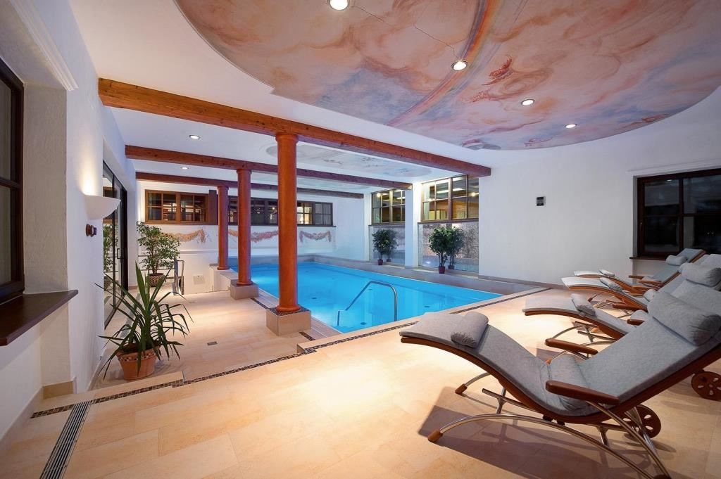 pools-indoor-pool