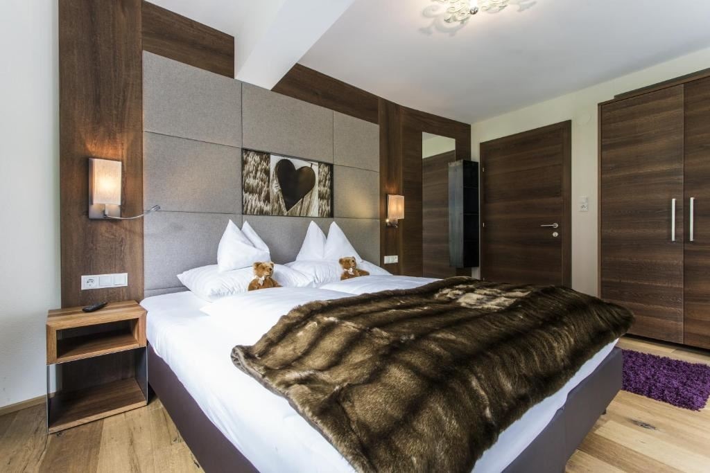 rooms-room-classic-double