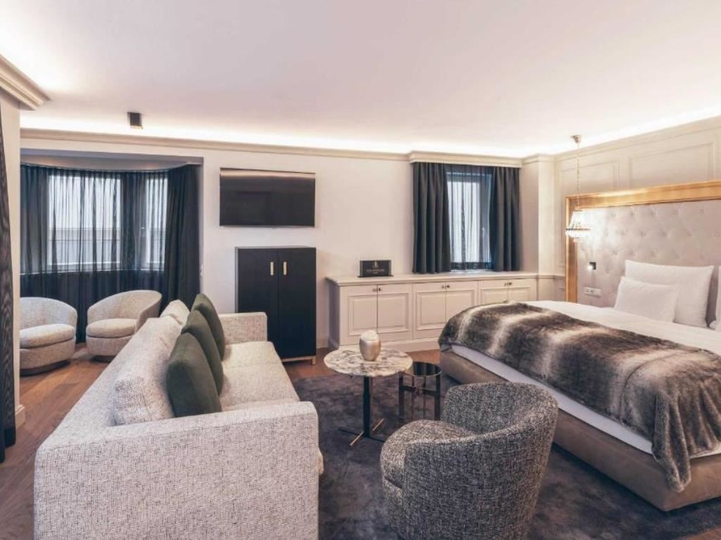 rooms-superior-suite-innenhof