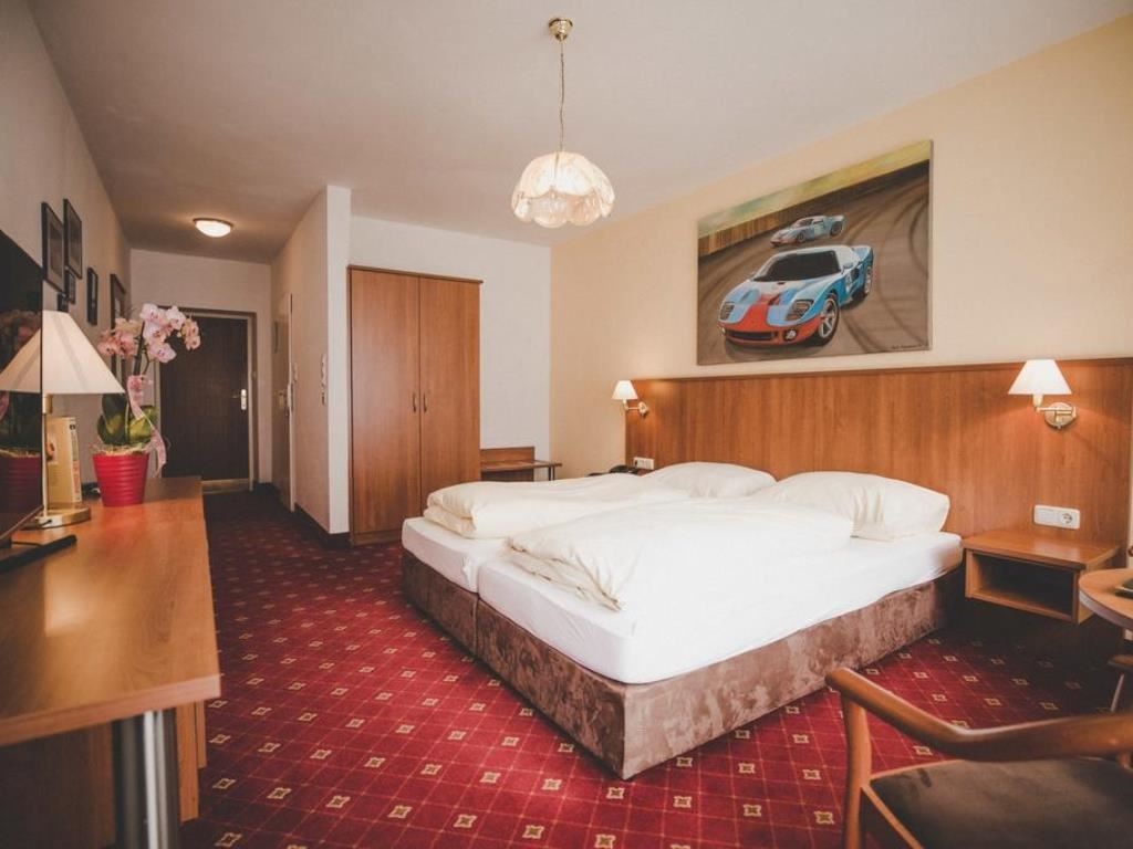 rooms-double-panorama-room-3-pax-with-balcony-or-terrace