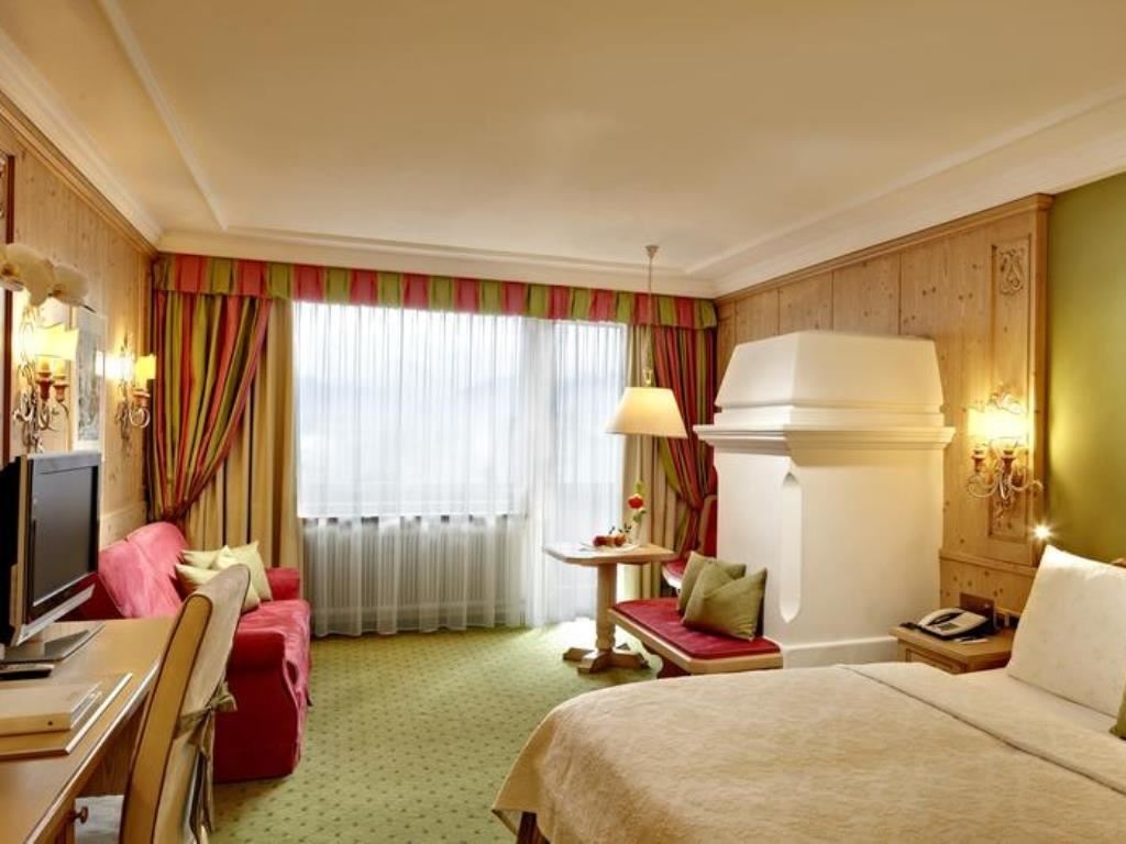 rooms-suite-with-balcony-or-terrace