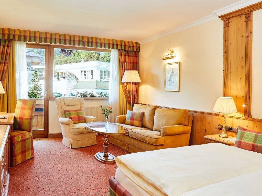 rooms-junior-suite-with-balcony-or-terrace