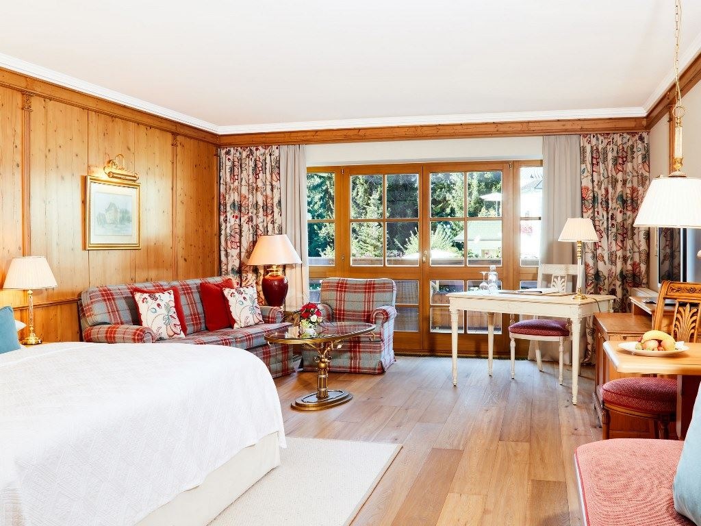 rooms-wellness-garden-suite-with-balcony-or-terrace-70-square-meters