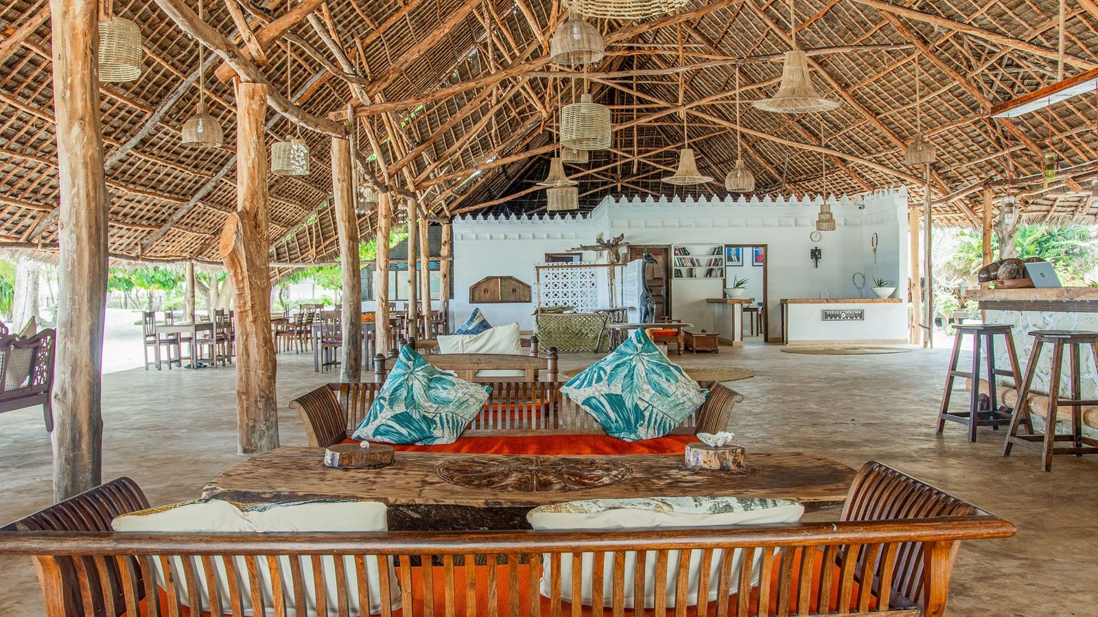 restaurants-tradewinds-restaurant