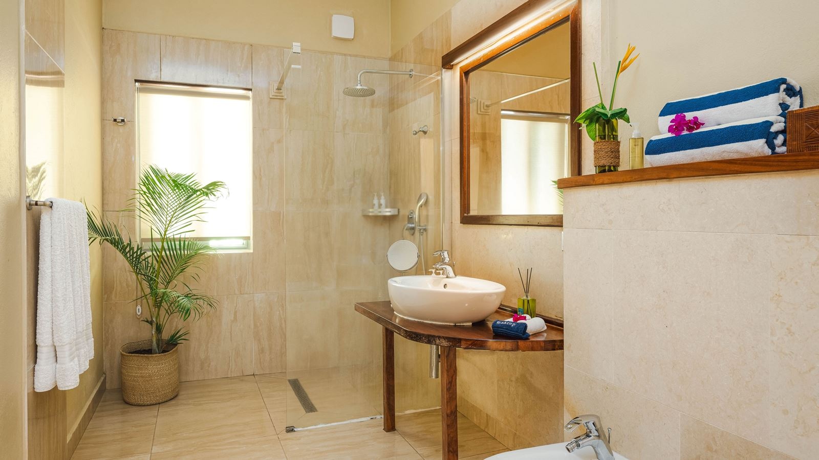 rooms-ocean-access-villa-with-pool