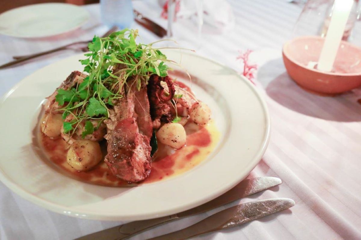 restaurants-restaurant