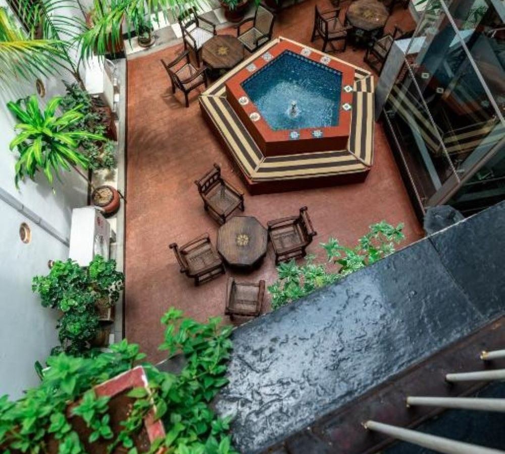 restaurants-restaurants