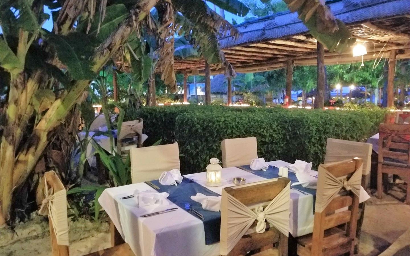 restaurants-main-building