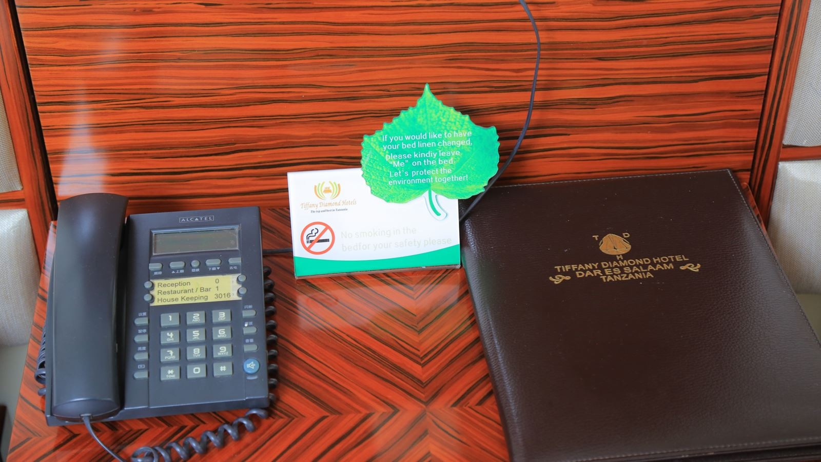 rooms-double-deluxe-king-bed