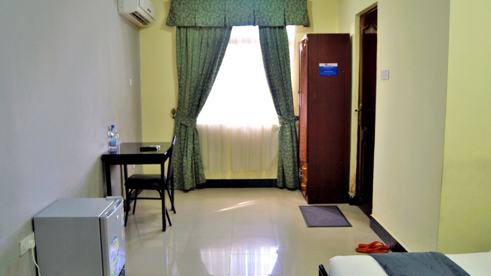 rooms-single-standard