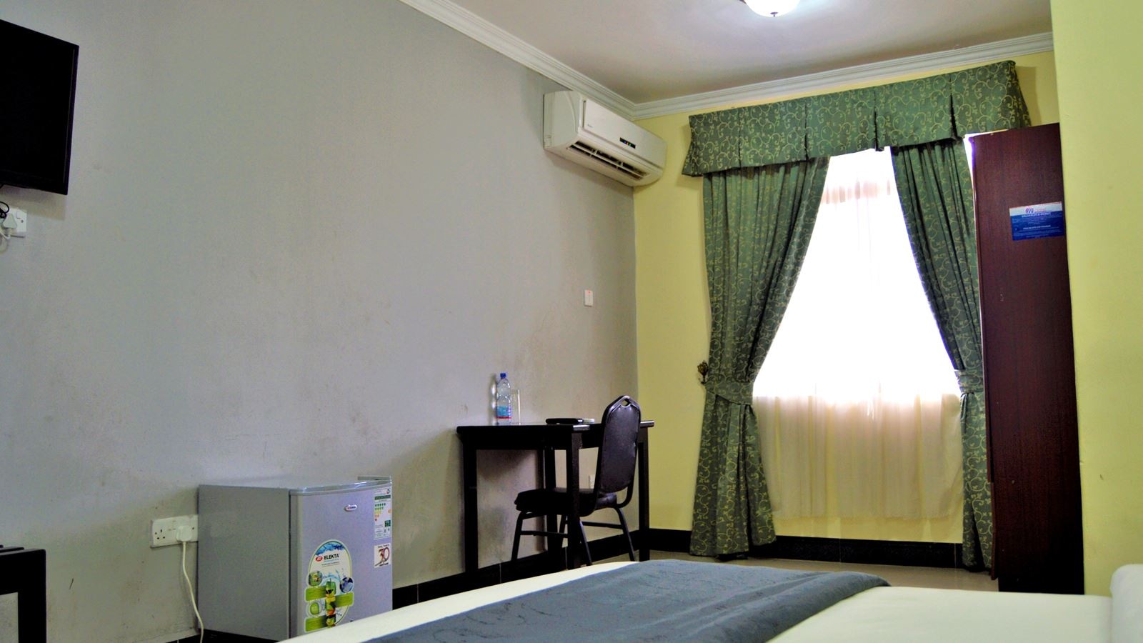 rooms-single-standard