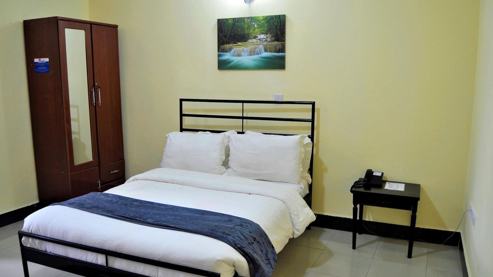 rooms-single-standard