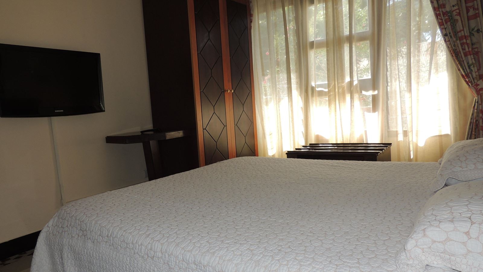 rooms-double-or-twin-deluxe