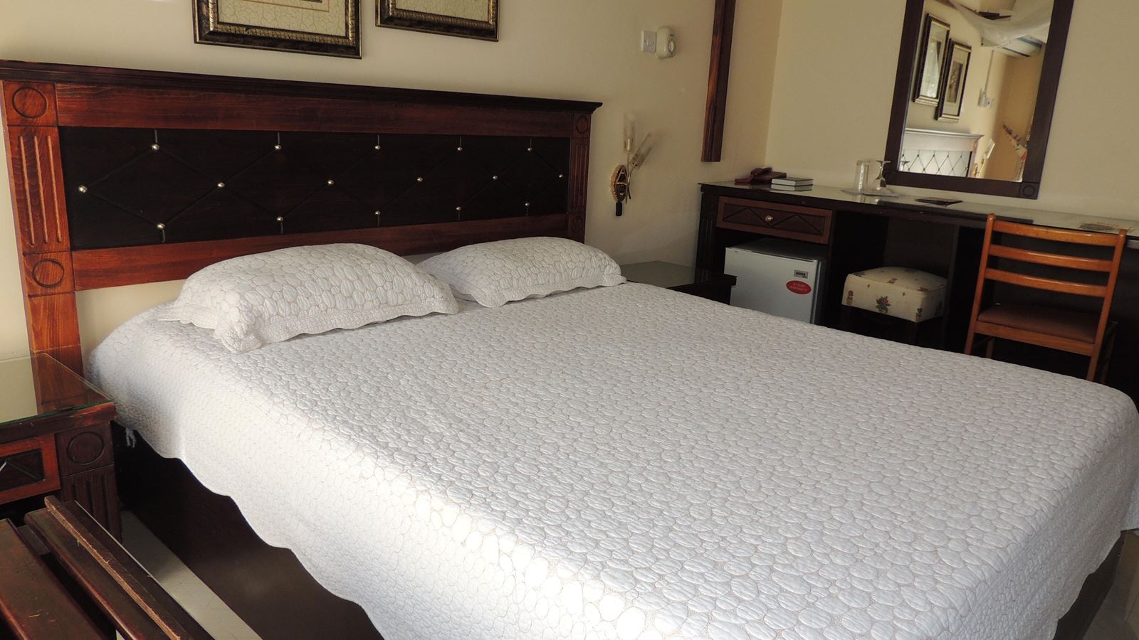 rooms-double-or-twin-deluxe