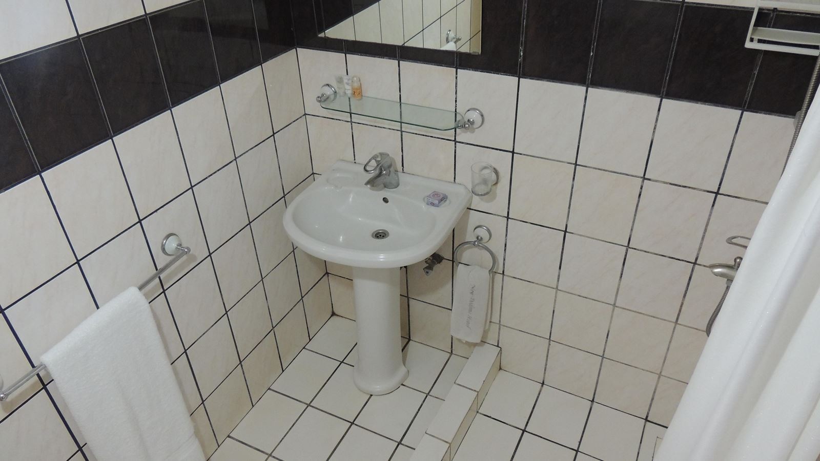 rooms-double-or-twin-deluxe