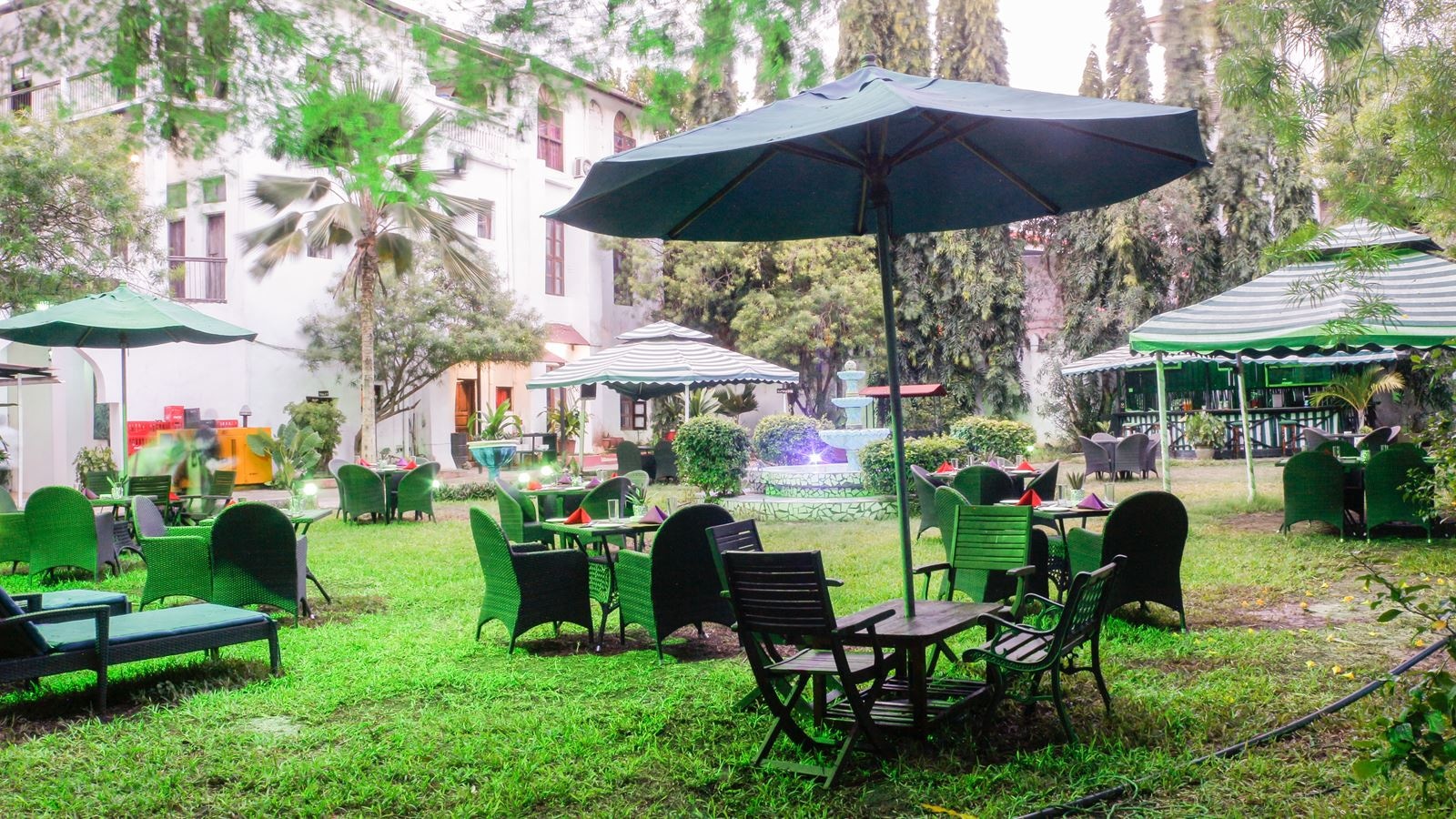 restaurants-restaurants