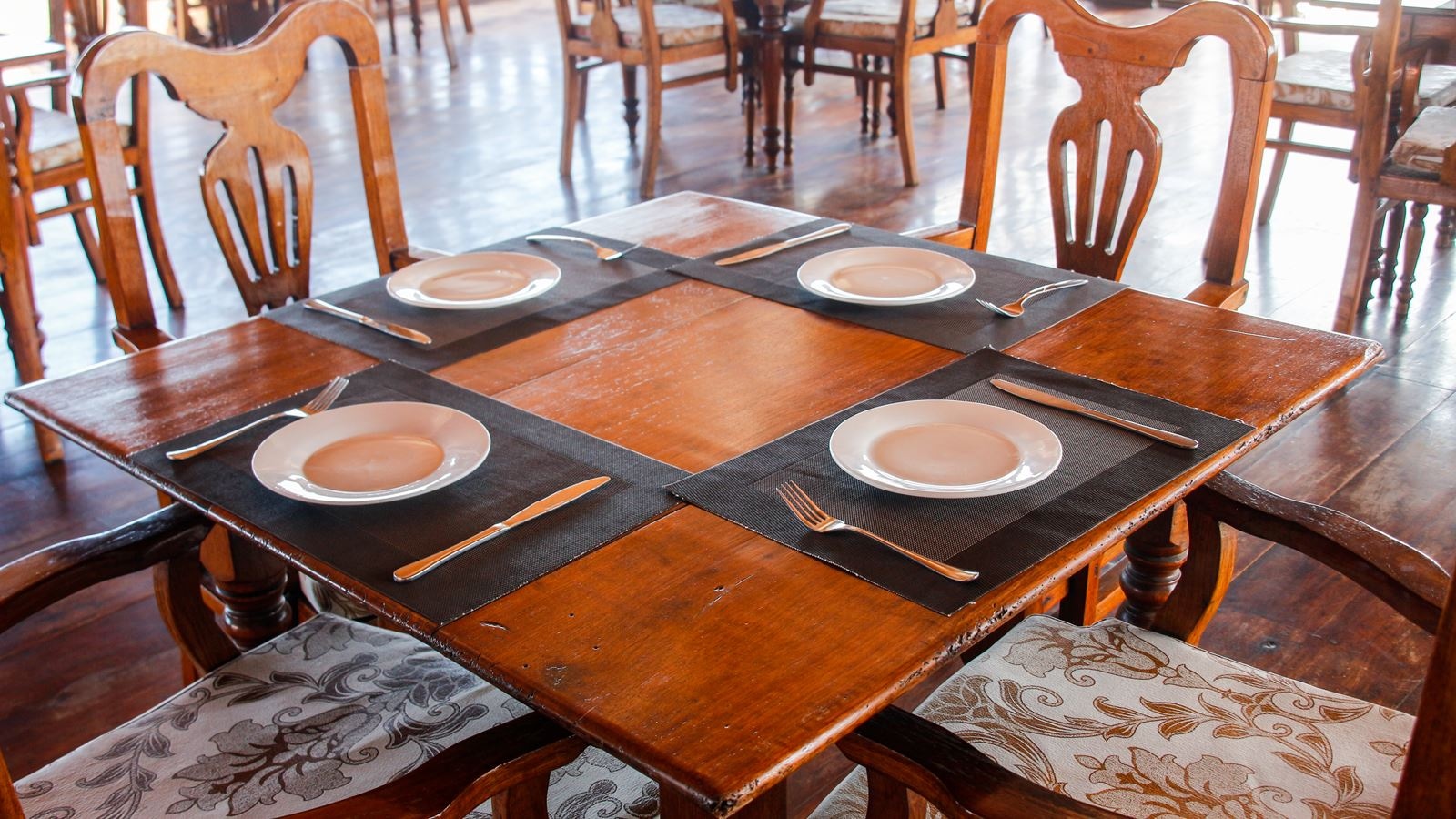 restaurants-restaurants