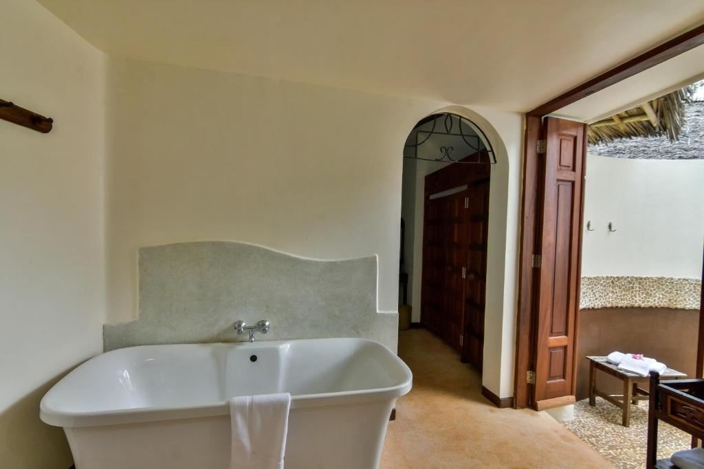 rooms-deluxe-room-with-jacuzzi