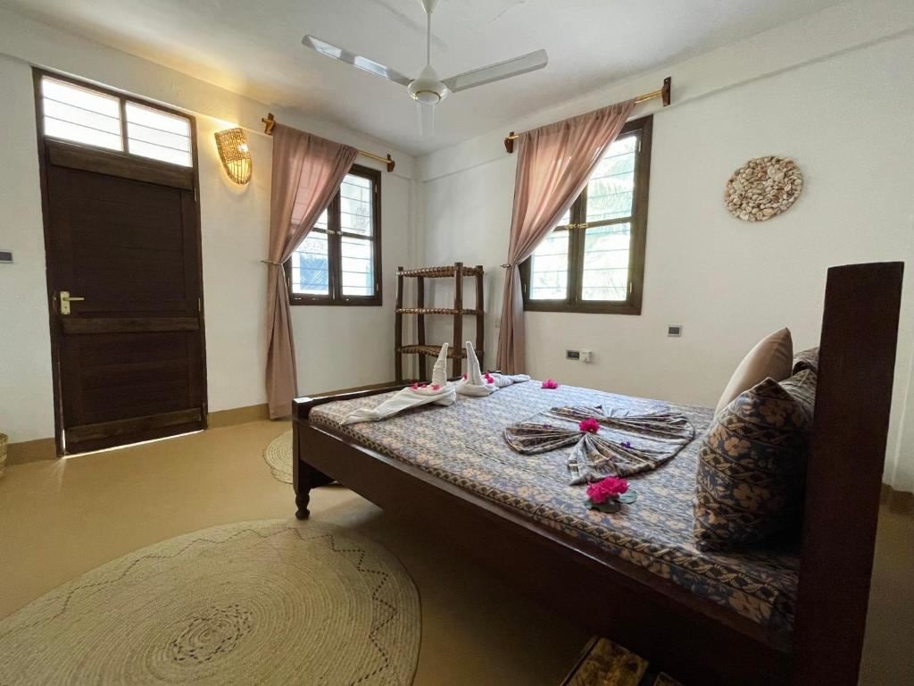 rooms-standard-double-or-twin