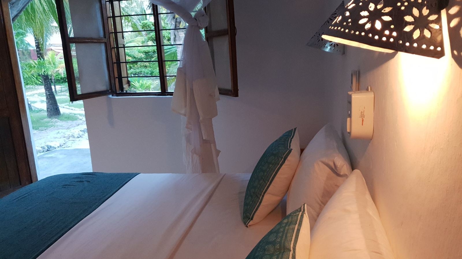 rooms-ac-garden-view-room