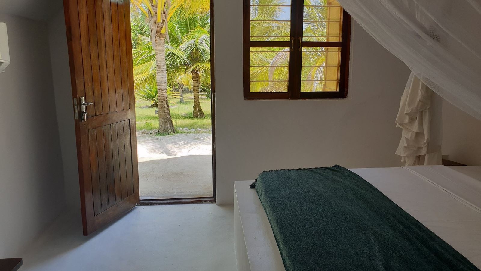 rooms-ac-garden-view-room