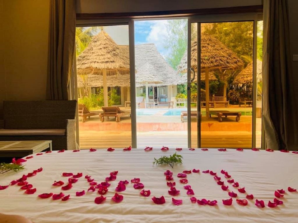 rooms-comfort-gardenpool-view