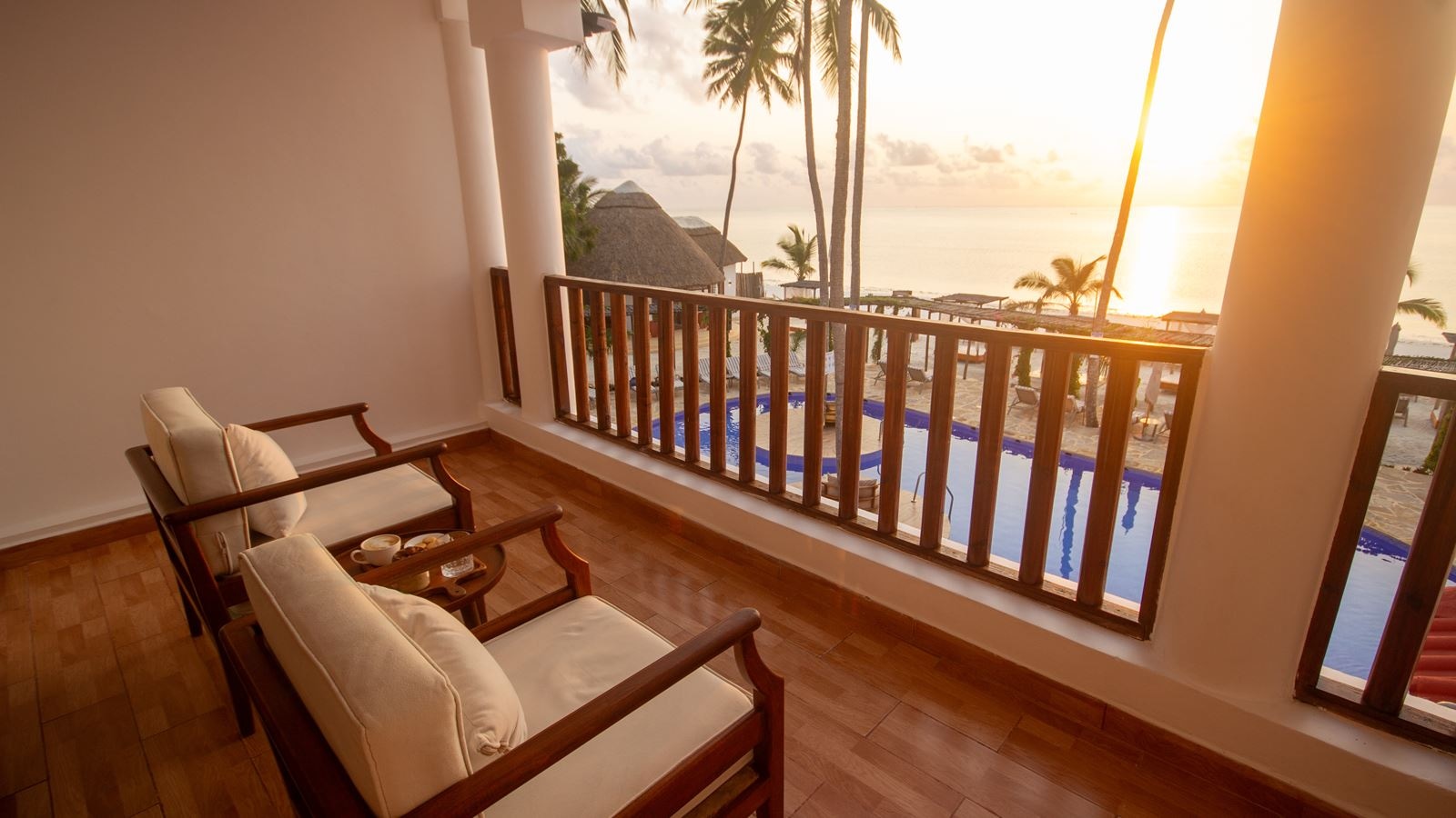 rooms-deluxe-ocean-suite