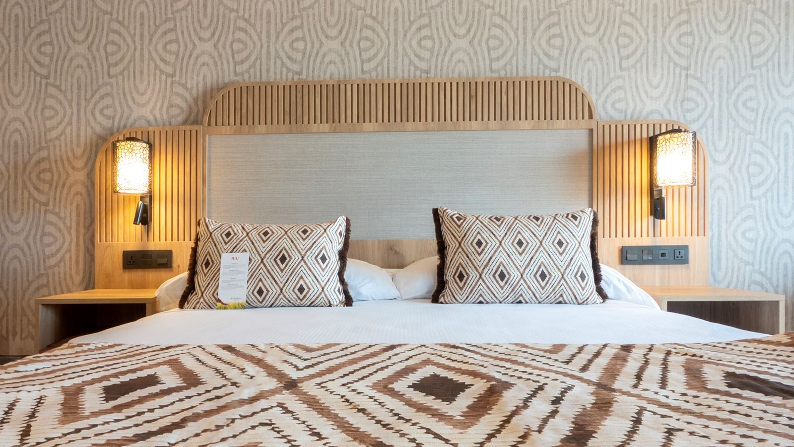 rooms-junior-suite-sea-view-elite