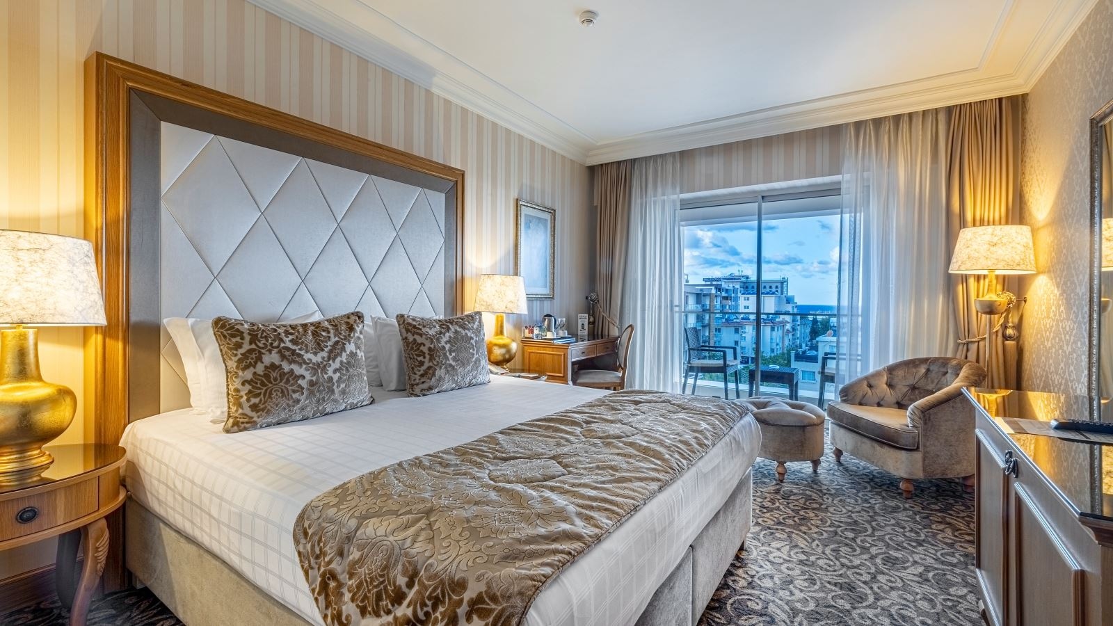 rooms-standart-oda-kara-manzarali