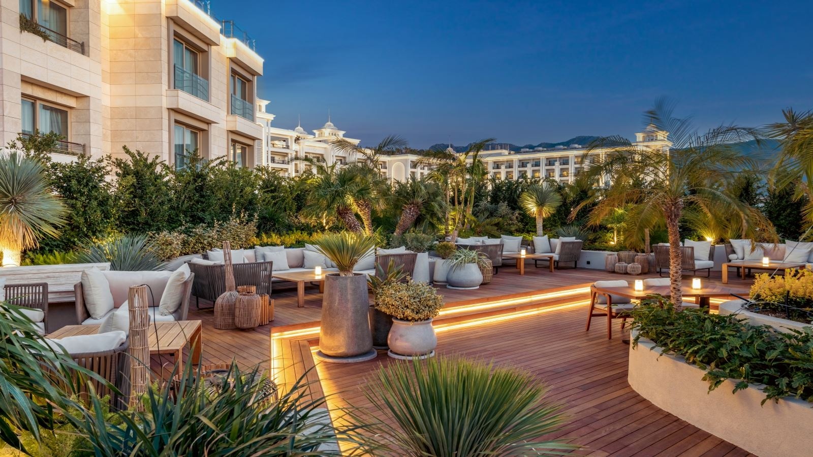 bars-royal-garden-bar