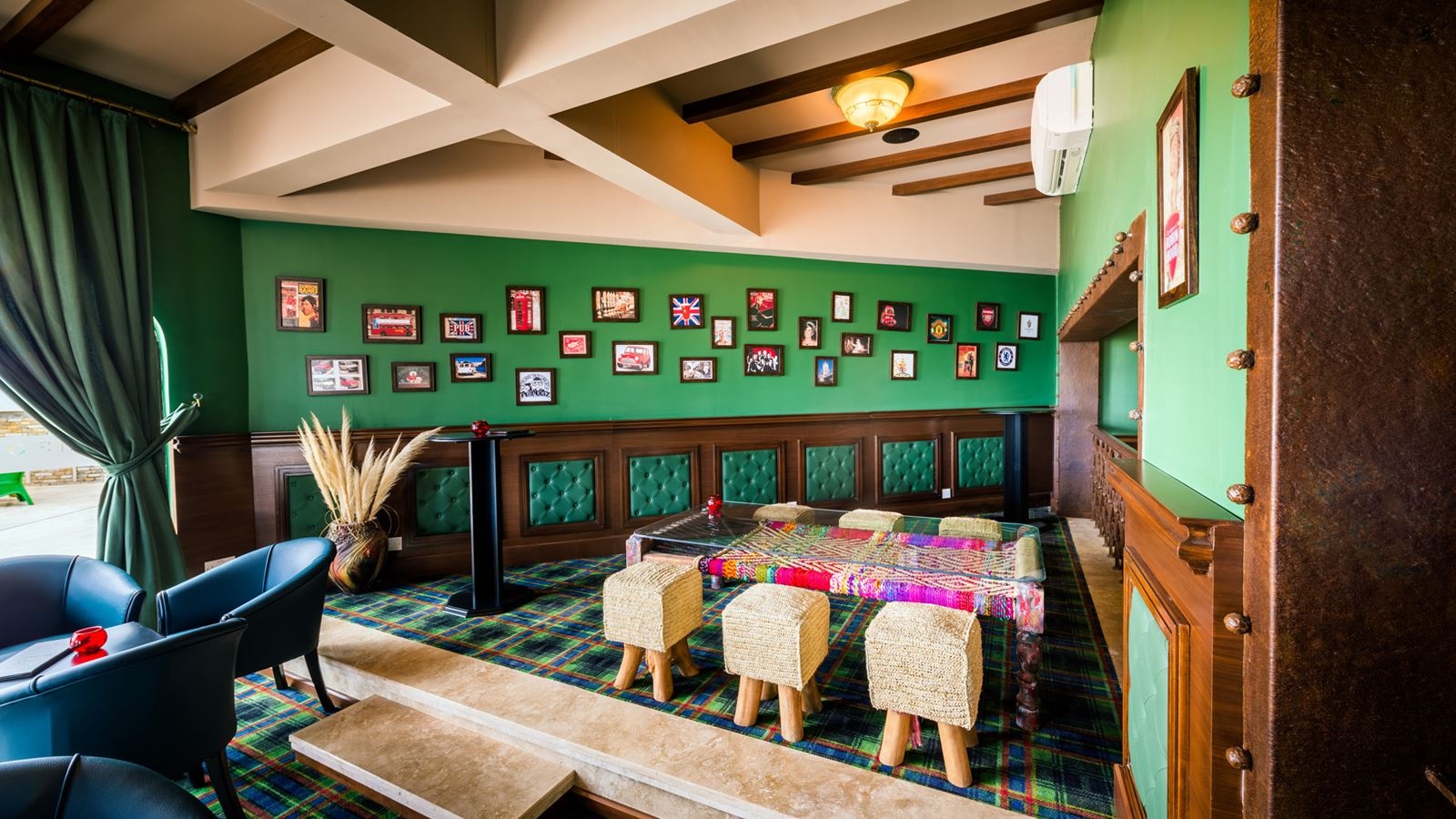 bars-mezzanine-lounge