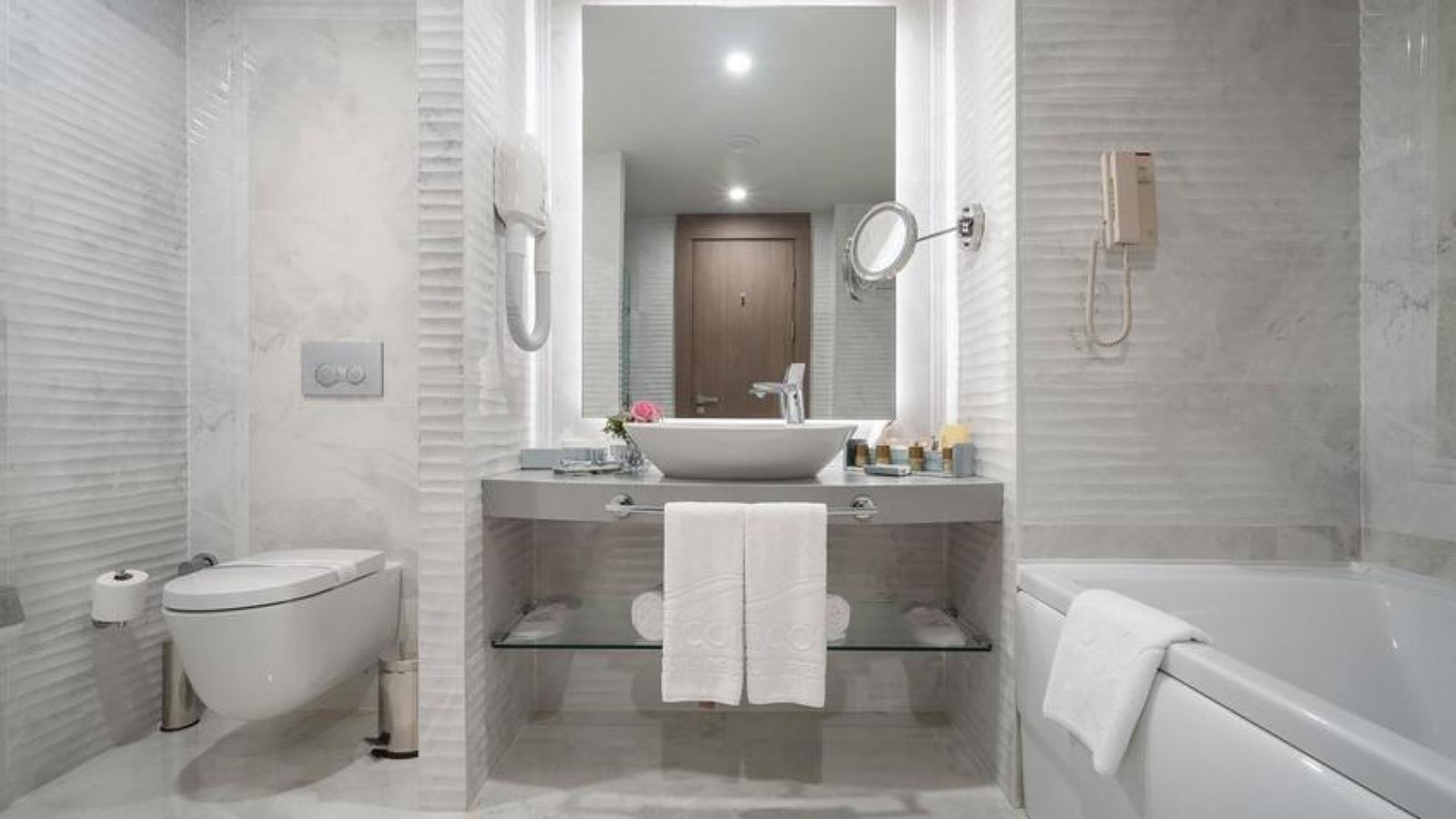 rooms-family-pool-suite