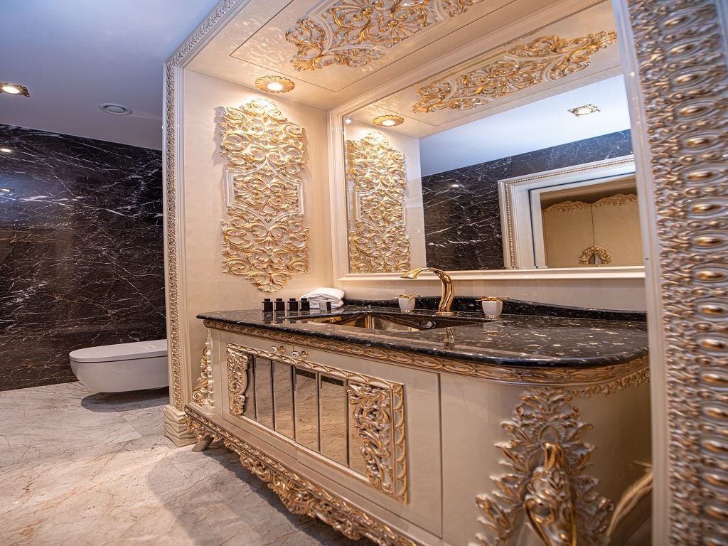 rooms-royal-suite-oda