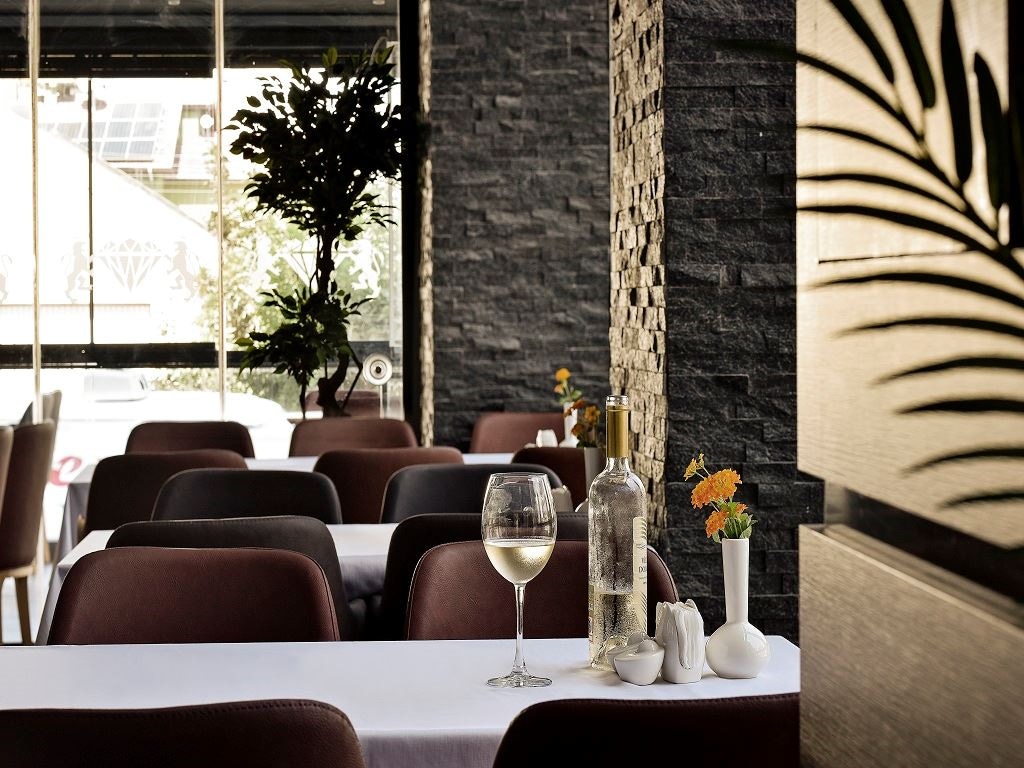 restaurants-ana-restaurant