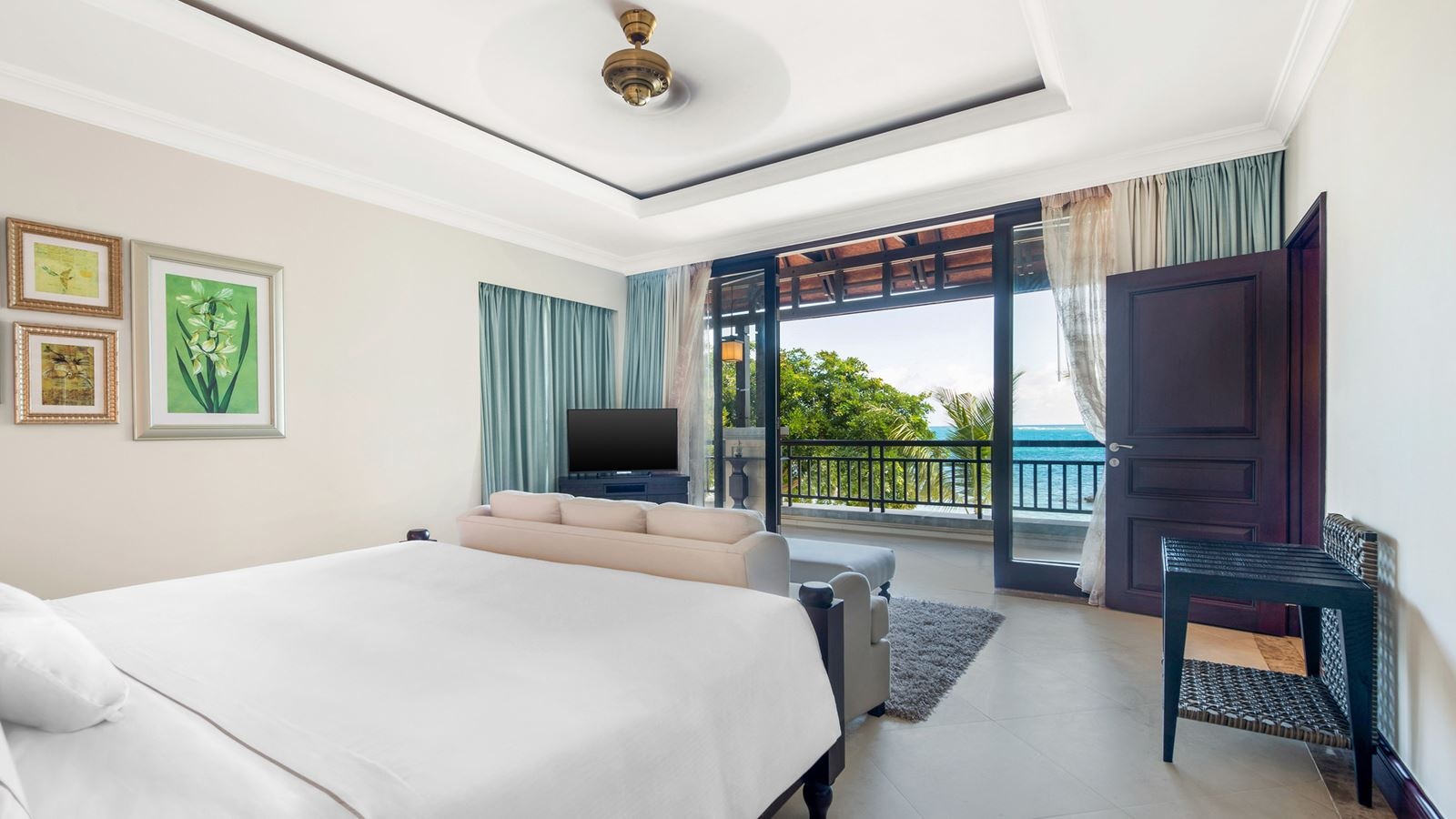 rooms-beachfront-suite