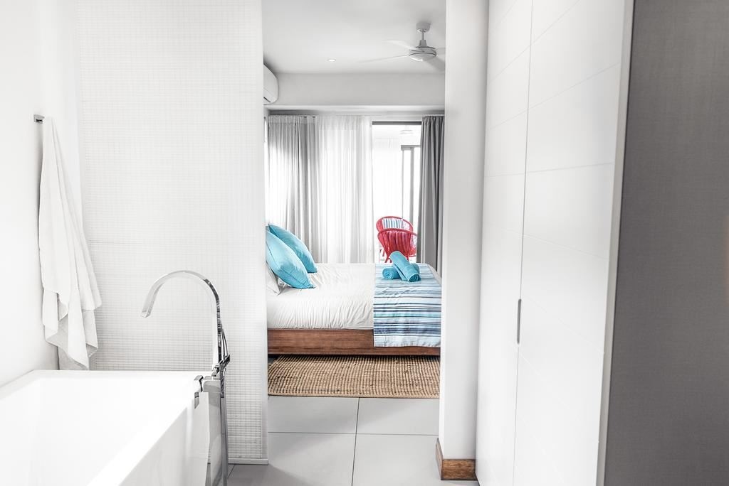 rooms-bedroom-deluxe-apartment