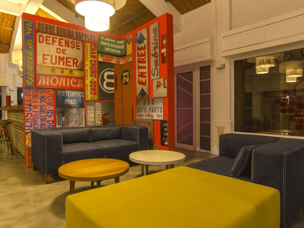 bars-main-bar-and-lounge