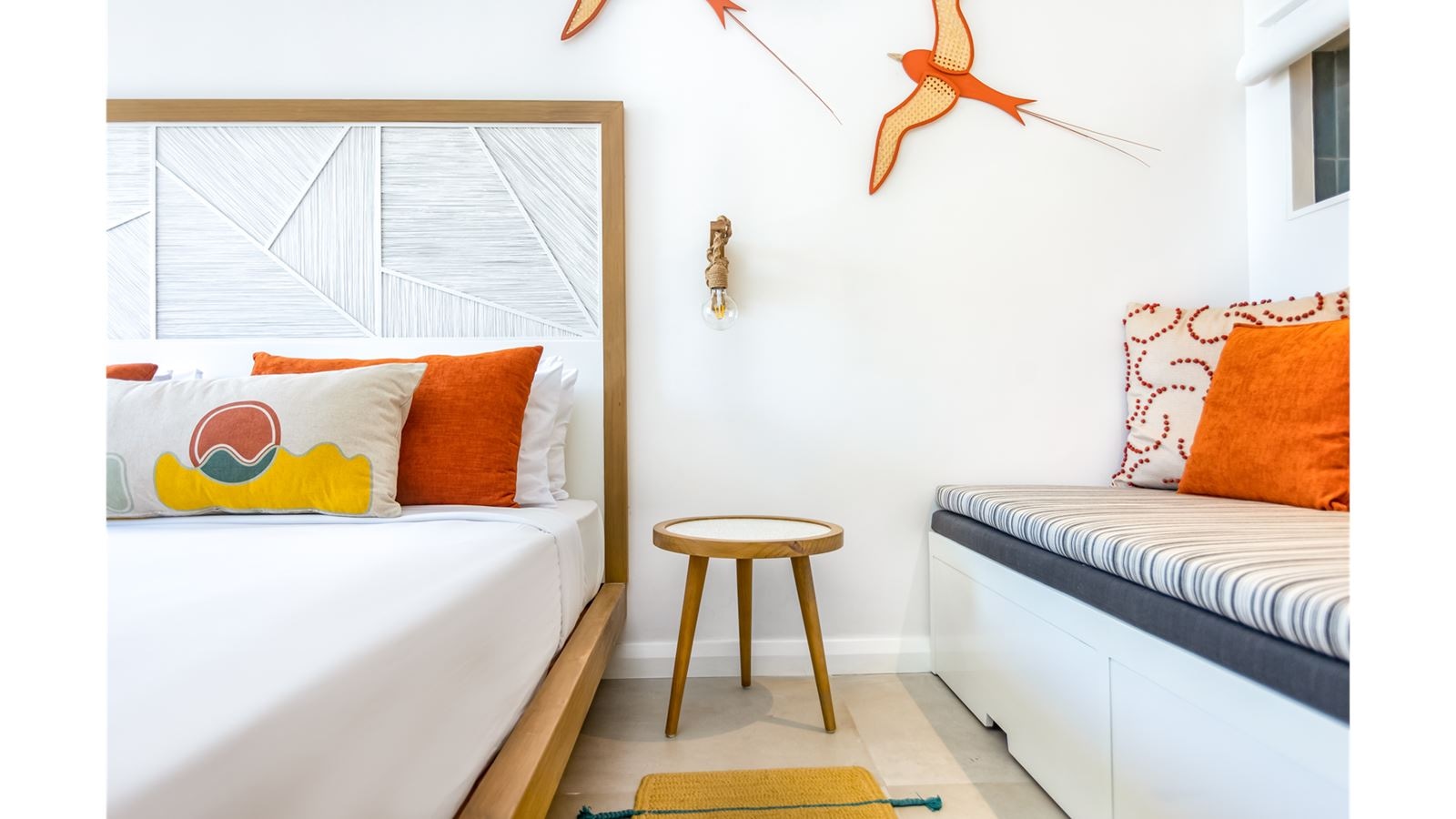 rooms-room-couple-partial-sea-view