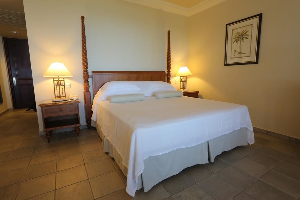 rooms-colonial-garden-view-room