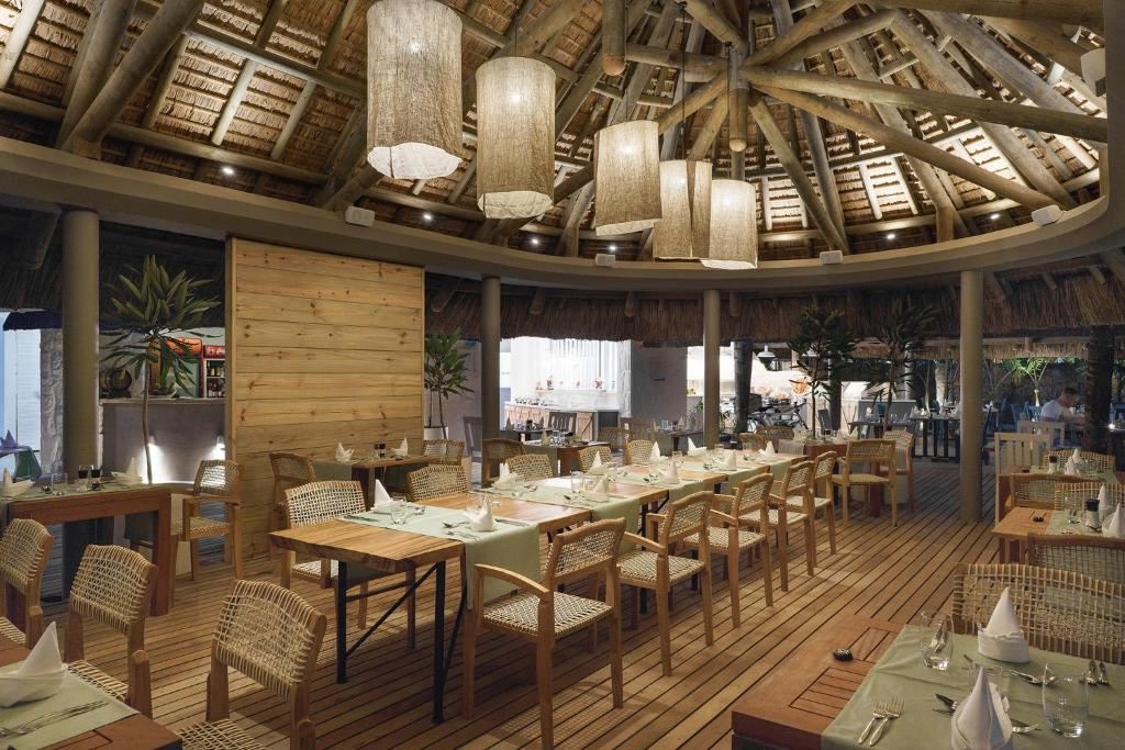 restaurants-restaurants