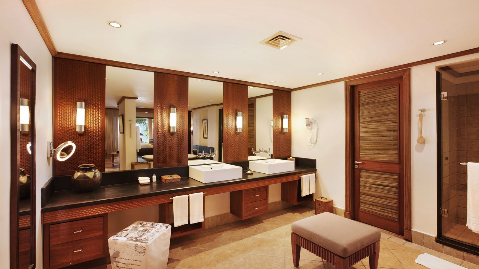 rooms-heritage-villa-beach-fron