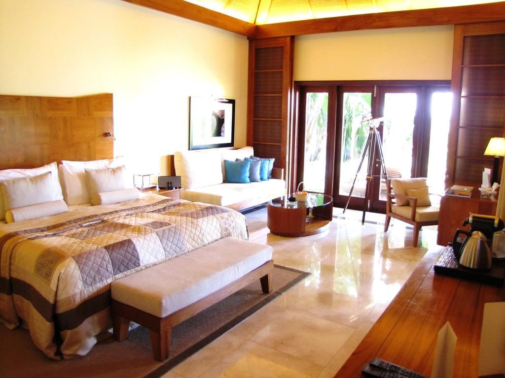 rooms-beachfront-suite-pool-villa